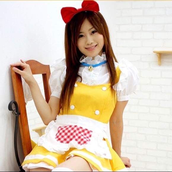 Yellow Maid Uniform Cosplay - Picture 1 of 3